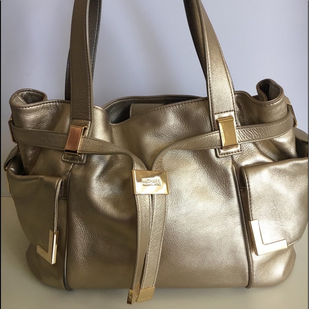 MICHAEL MICHAEL KORS GOLD HANDBAG